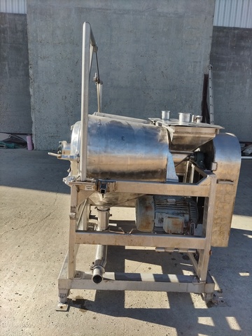 Langsenkamp, Stainless Steel Pulper / Finisher, 30" L chamber, 16" diameter feed to 24" diameter discharge