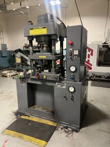200 Ton, Clifton, down acting 4-post hydraulic press, 27" x 23" bed, 18.5" x 14.25" between posts, 8" stroke