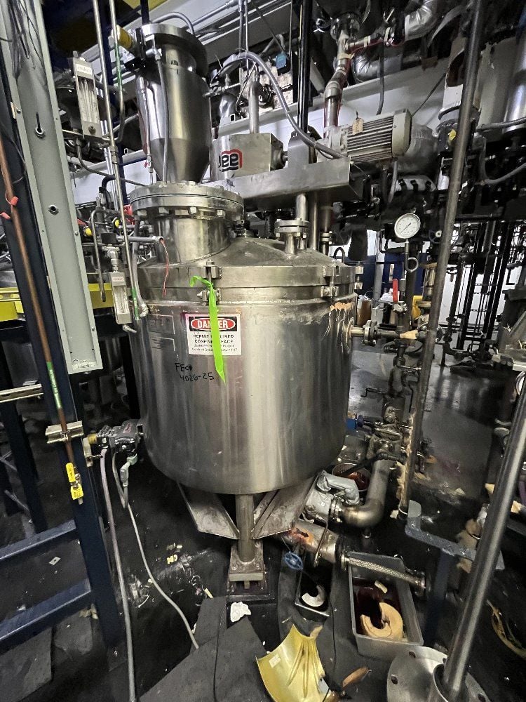 175 Gallon Lee, Double Motion Vacuum Kettle, 304 Stainless Steel, 48" diameter X 22" Straight Side, 20 PSI @