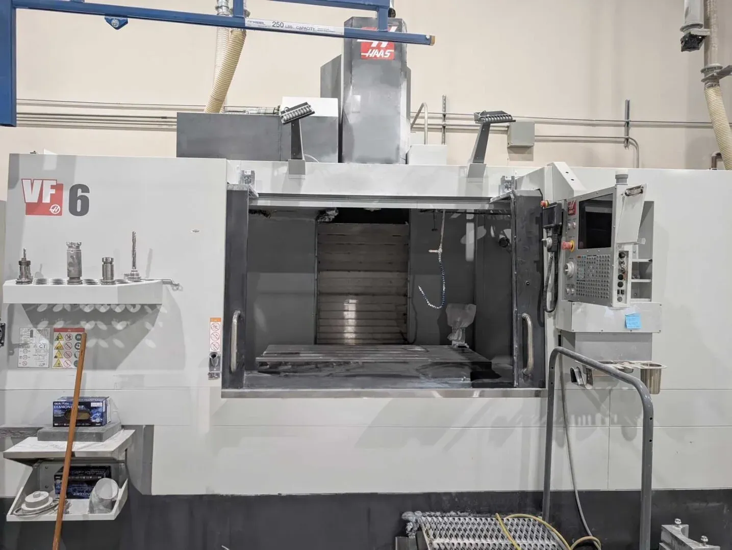 Haas #VF-6/40, CNC vertical machining center, 10,000 RPM, 40 taper, 30 automatic tool changer, 4th Axis