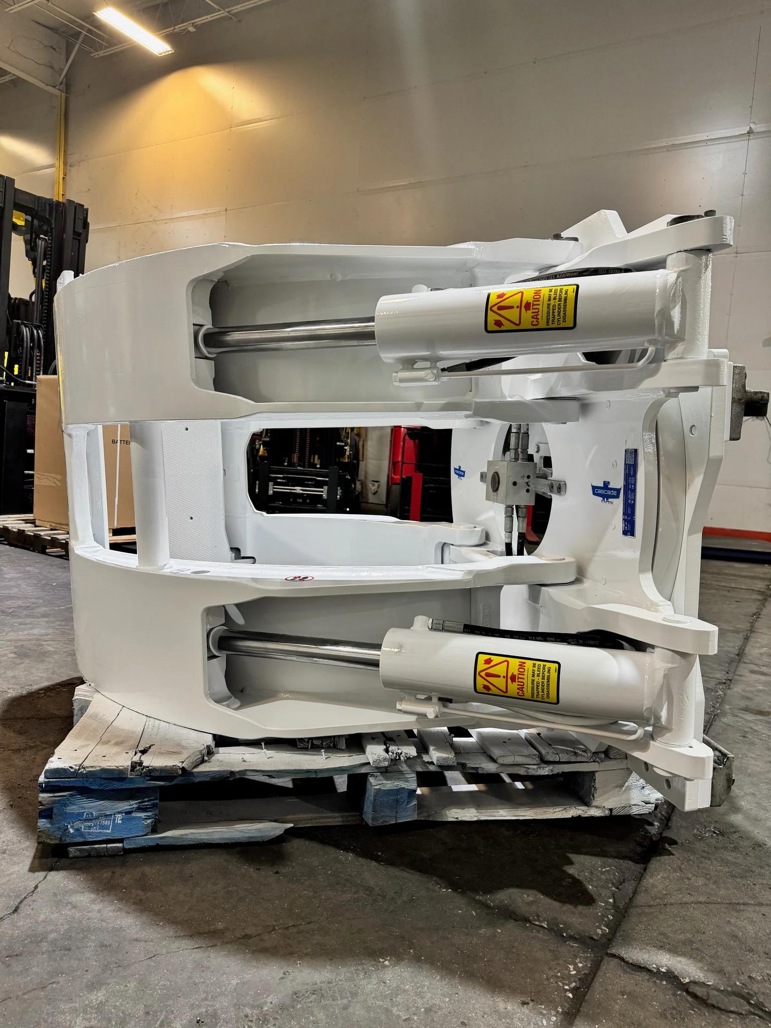 Cascade #46H-RCF-4A-36625, Paper Roll Clamp, 7,720 lb. capacity, 26"-72" roll diameter range, Class IV, fits