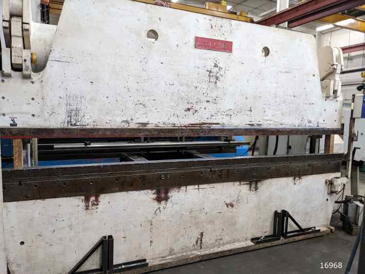175 Ton Accurpress #717512, Hydraulic Press Brake, 12' overall, 124" between housing, 8" stroke, 10" throat