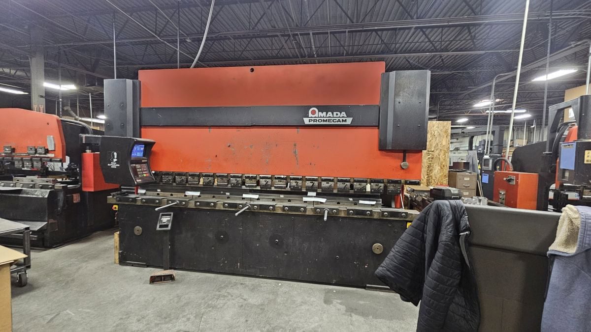 138 Ton, Amada #HFB-125/40, CNC press brake, 13' overall, 1488" between housing, 7" stroke, 16.1" throat