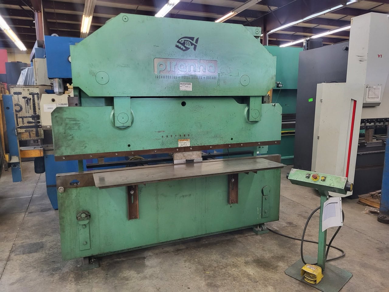 65 Ton, Piranha #6508, hydraulic press brake, 8' overall, 792" between housing, 6" stroke, 15" open, 9" Shut