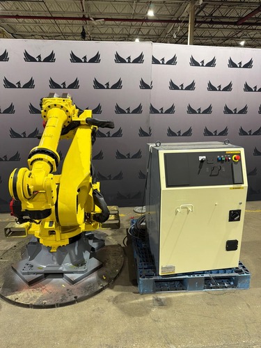 Fanuc R-2000iC/210F, 6-axis robot, 210 kg payload, 2,655 mm reach, R-30iB Controller, Refurbished