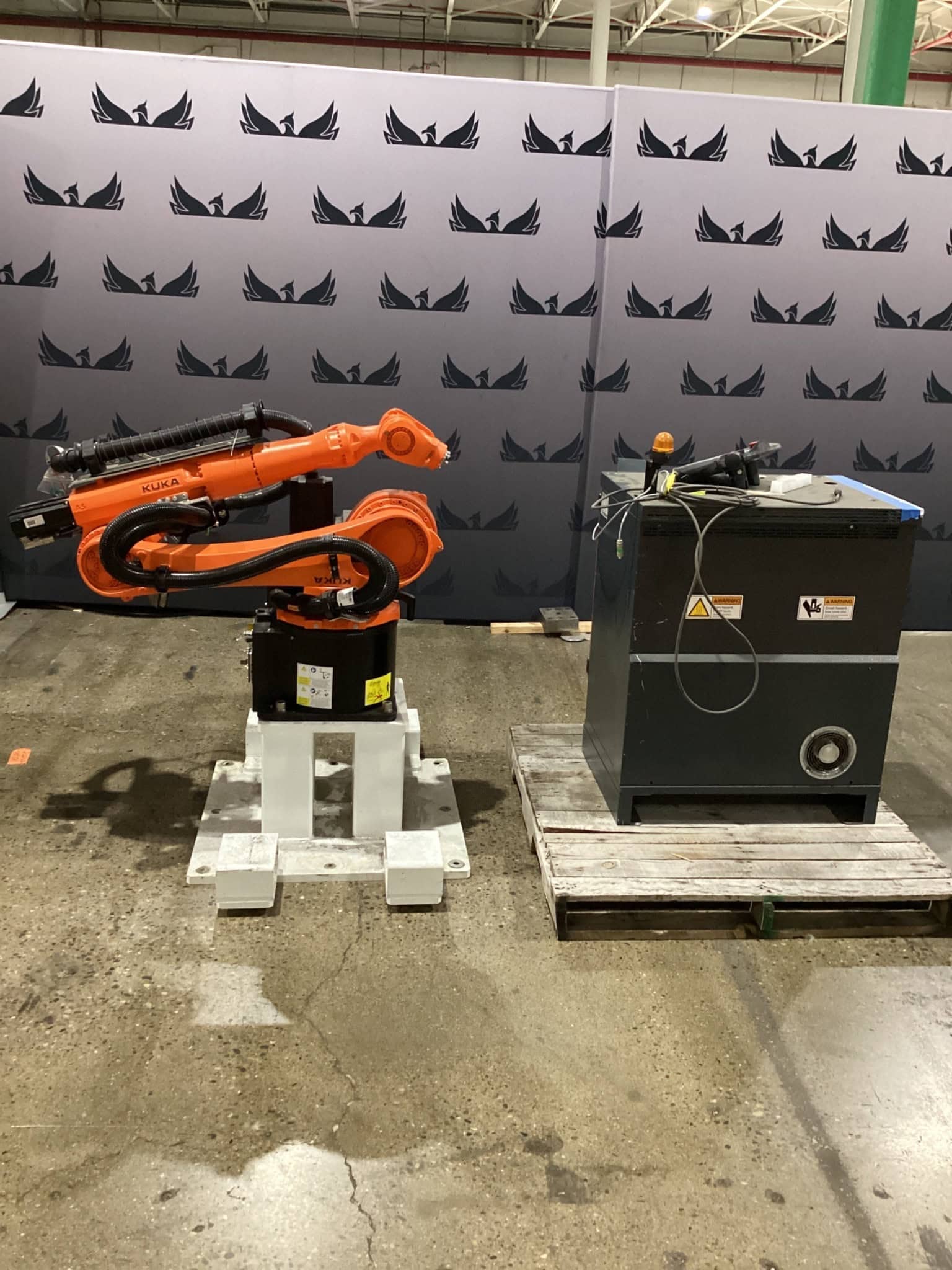 Kuka KR-20-R1810-2/SEL CYBERTECH-2, 6-axis robot, 20 kg payload, 1,813 mm reach, KR C4 Controller