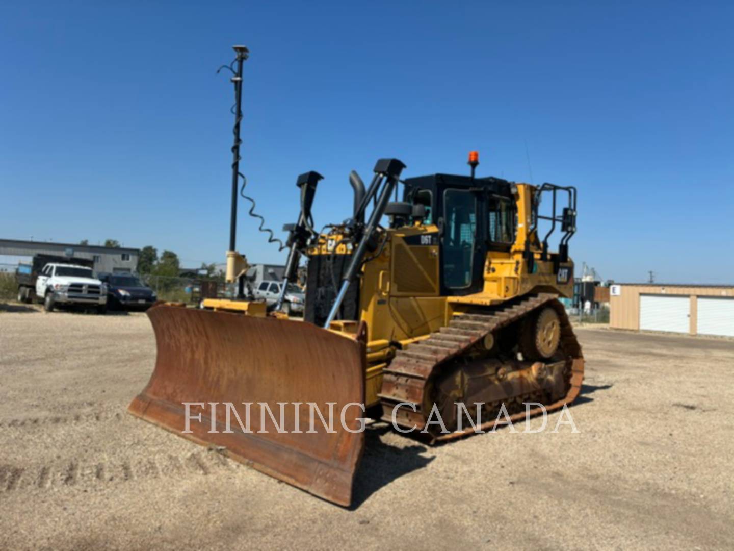 Caterpillar D6T, 4975 hours, S/N: WES00375, 2015