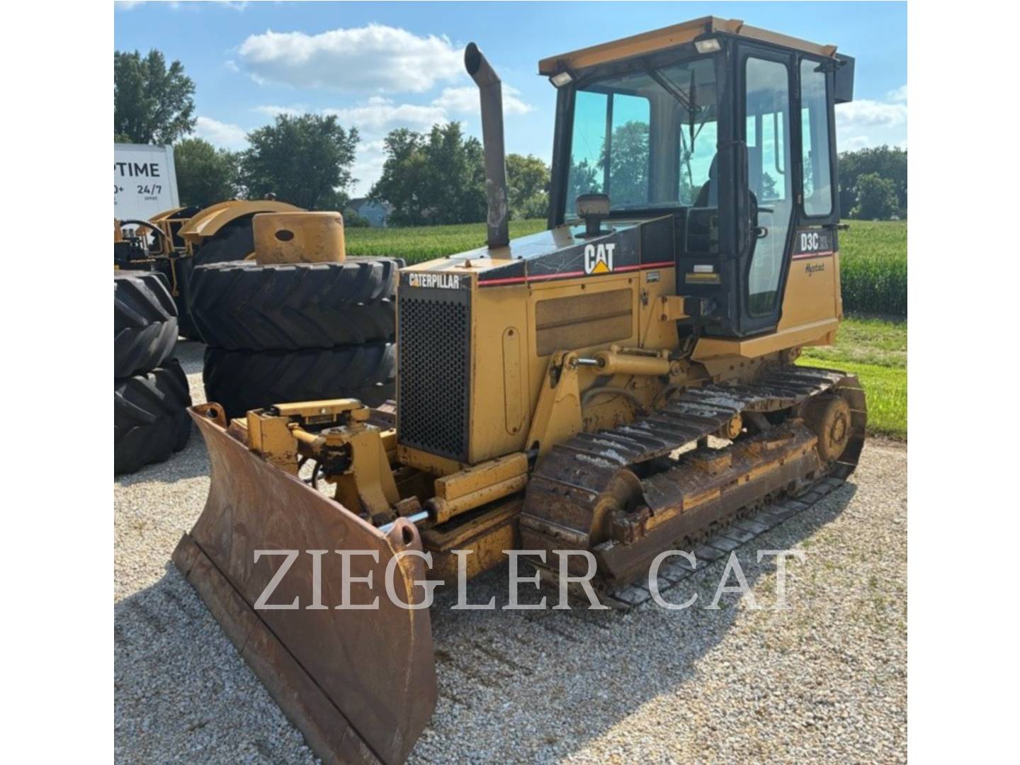 Caterpillar D3CIIIXL, 4970 hours, S/N: 4TS01331, 2001