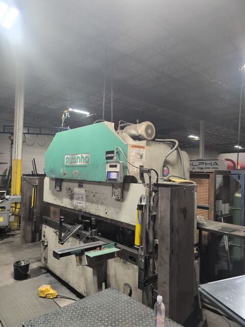70 Ton, Piranha #70-08, CNC hydraulic press brake, 8' overall, 80.7" between housing, 3.94" stroke, 9.84"