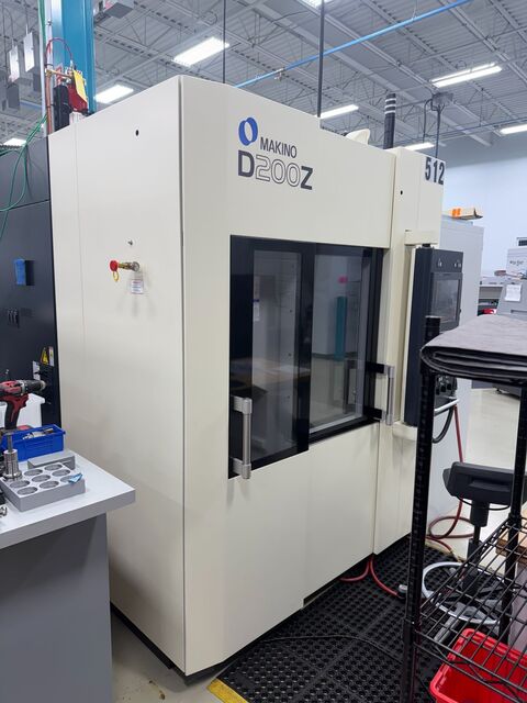 Makino #D200Z, 5-Axis CNC vertical machining center, 13.7" X, 11.8" Y, 9.8" Z, 30000 RPM, HSK-E50, 20