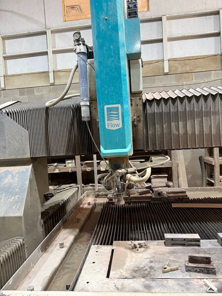 Flow #Mach-300-3015, CNC waterjet, 10' x 5' table, 2018