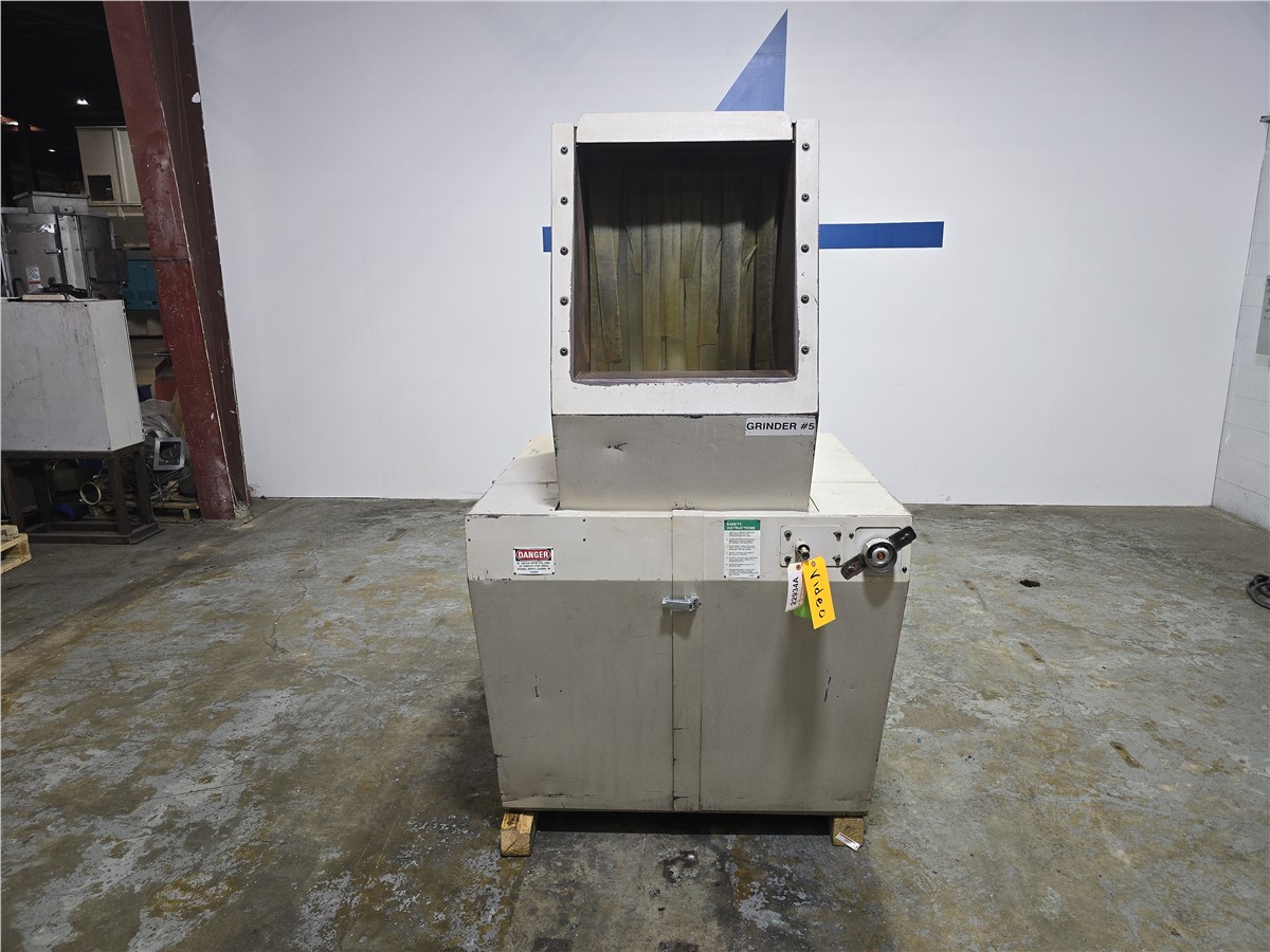 16" x 20" Cumberland #1620X, granulator, 20 HP, 3 knife scooped rotor, 2 bed knives, 16.5" cut circle, 3/8"