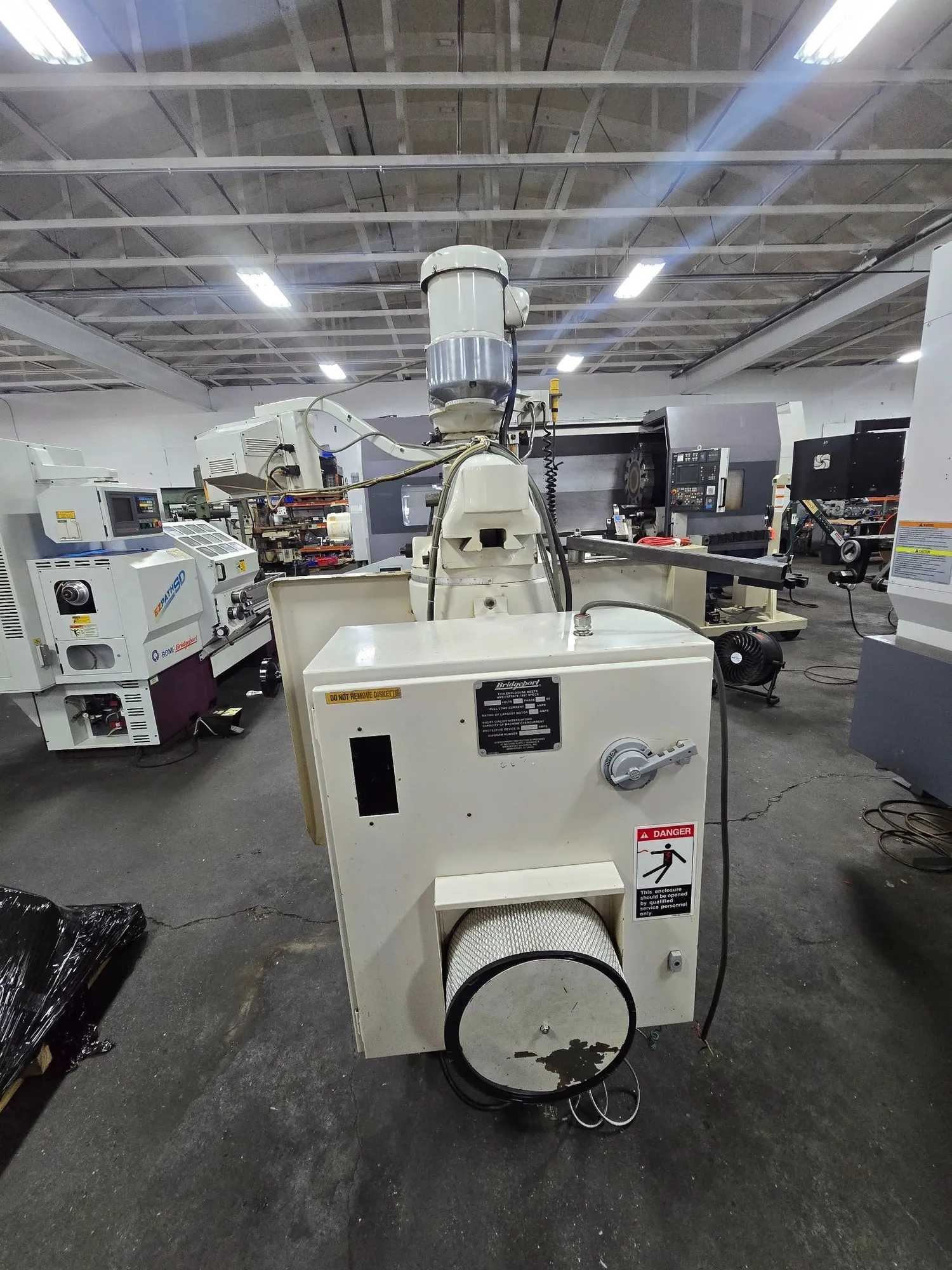 Bridgeport #EZ-TRAK-SX, vertical mill, 9" x48" table, 2 HP, 33.5" X, 12" Y, 60-4200 RPM, R-8, 1978