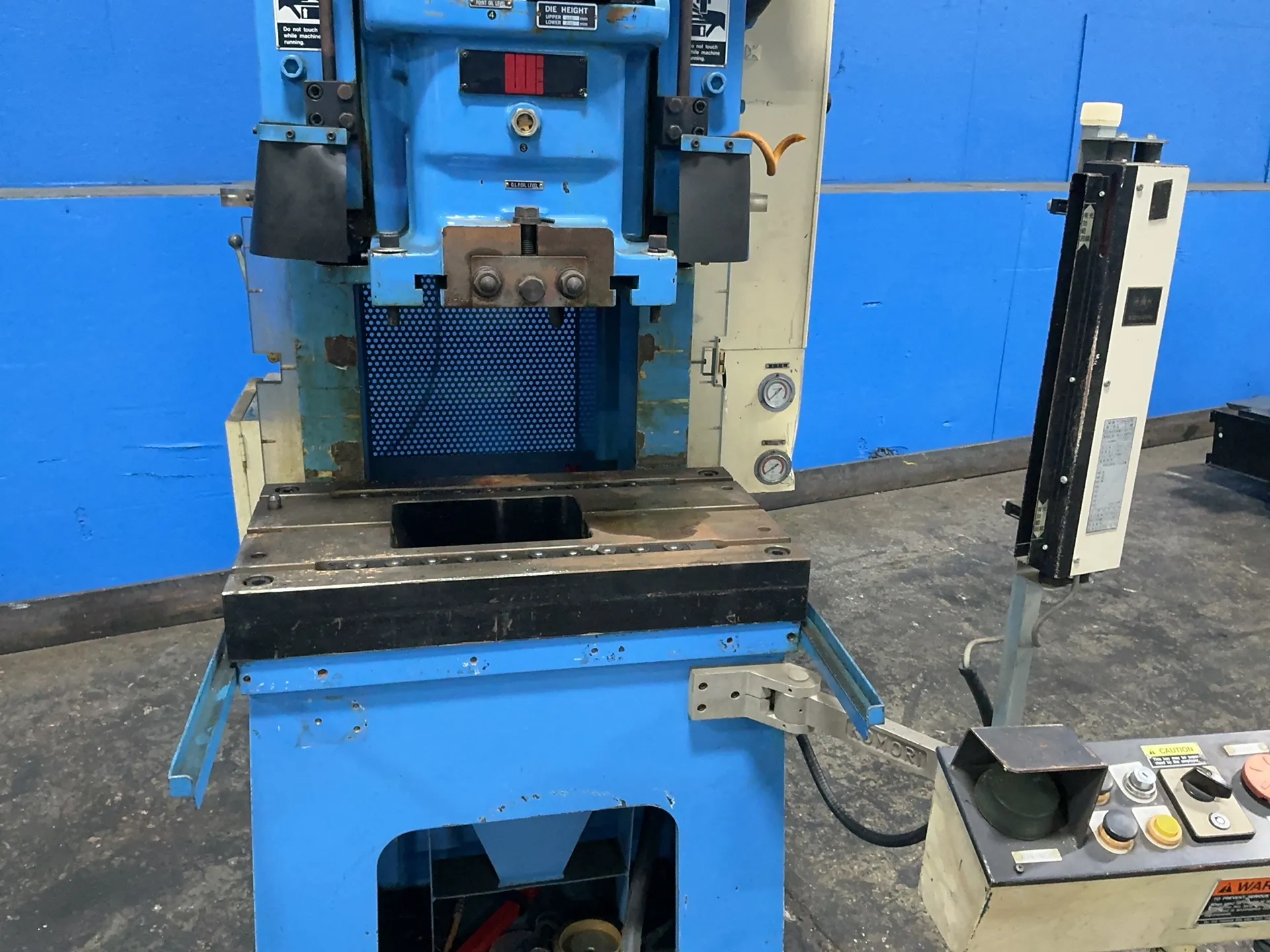 45 Ton, Wasino Engineering #PUX45, Gap Frame Press, 15-3/4" x 13-3/4" Slide Area, 5-1/2" Stroke, 3.7 KW, 1993