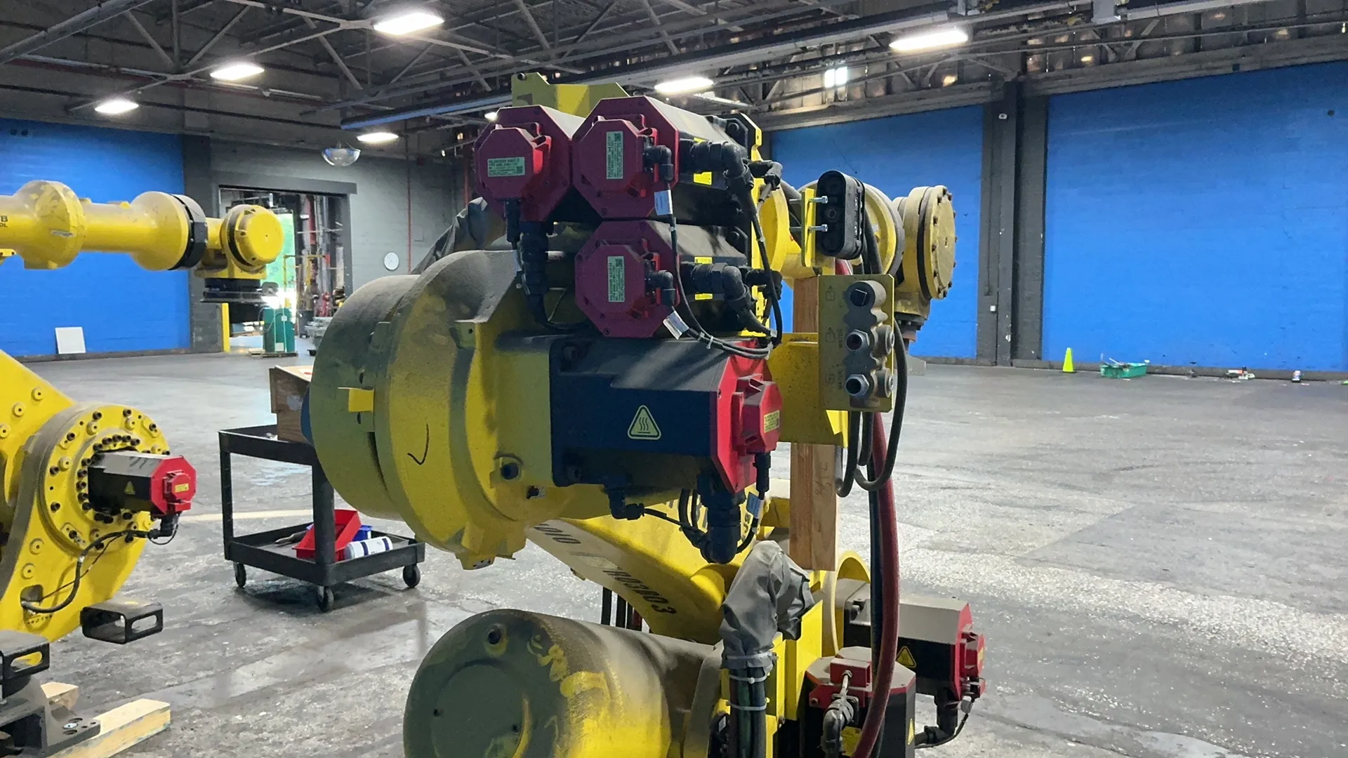 Fanuc R-2000iB/250F, Industrial Robot, Controller A05B-1329-B215, 4.3 KW, 200-240 V., 2019