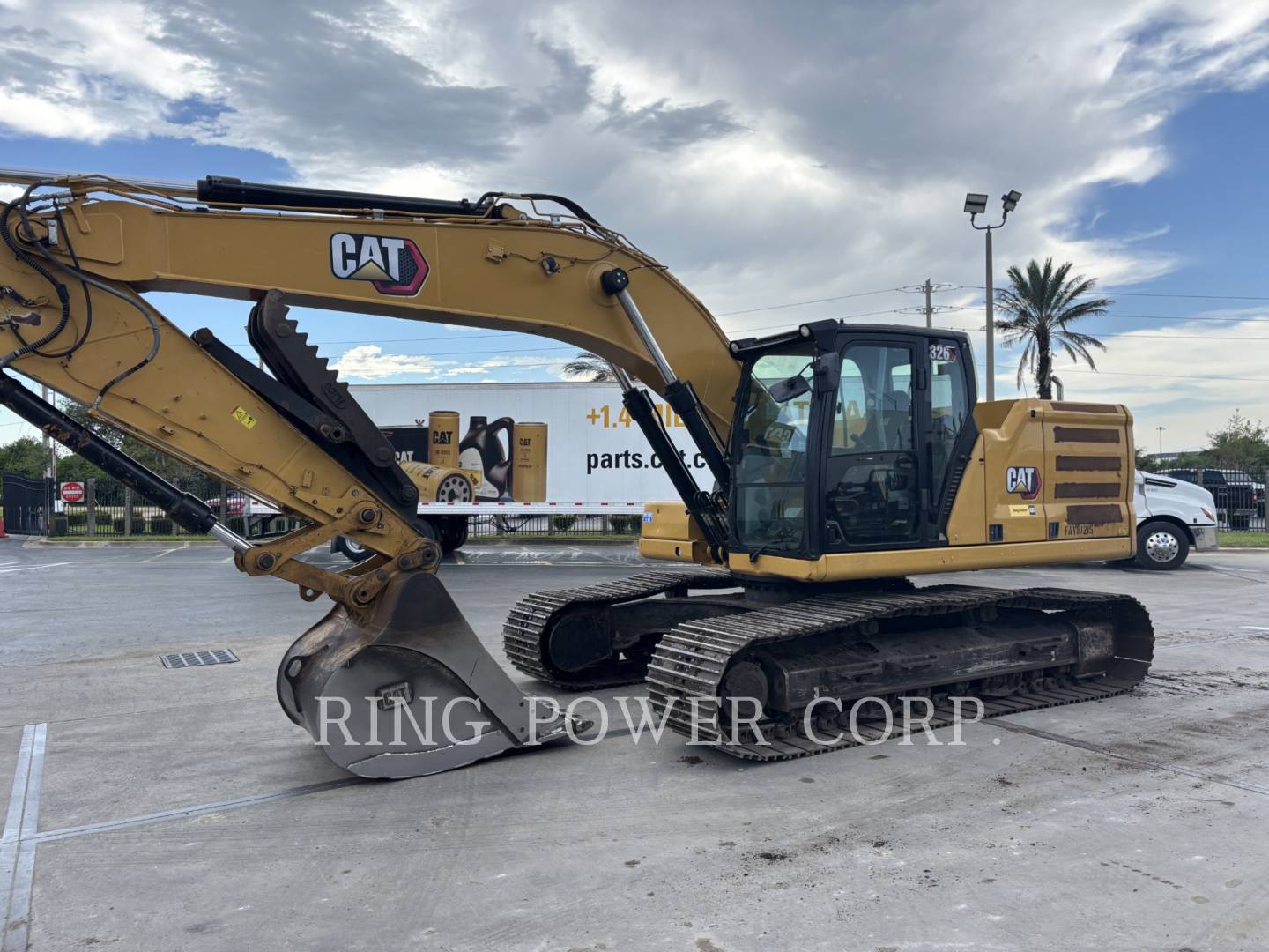 Caterpillar 326THUMB, 2461 hours, S/N: FAY10215, 2023