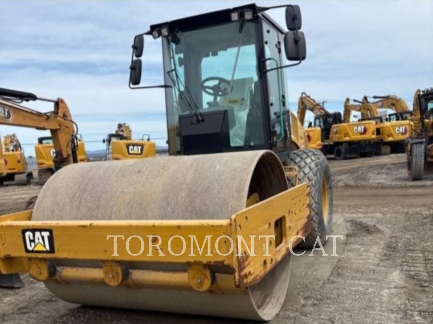 Caterpillar CS54B, Compactor, 4738 hours, S/N: 5M400218, 2018