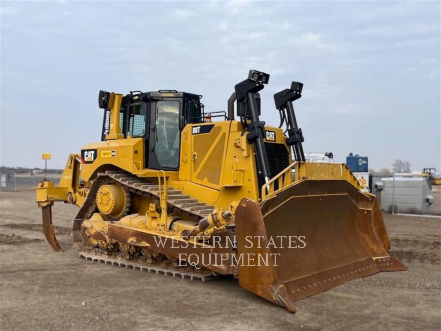 Caterpillar D8T, 1872 hours, S/N: AW400401, 2019
