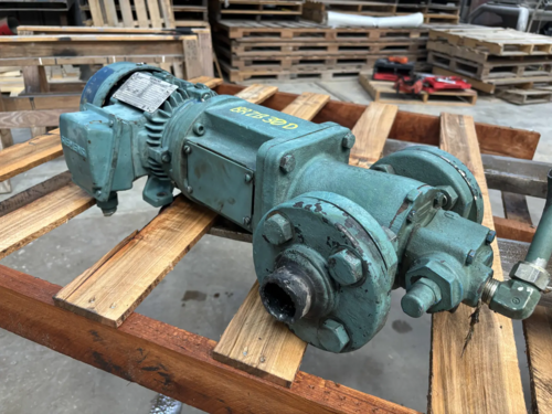 20 GPM @ 250 psi, Viking #HJ495, positive displacement gear pump, 1.5 HP @ 1740 RPM, 230/460 V., 1.5"