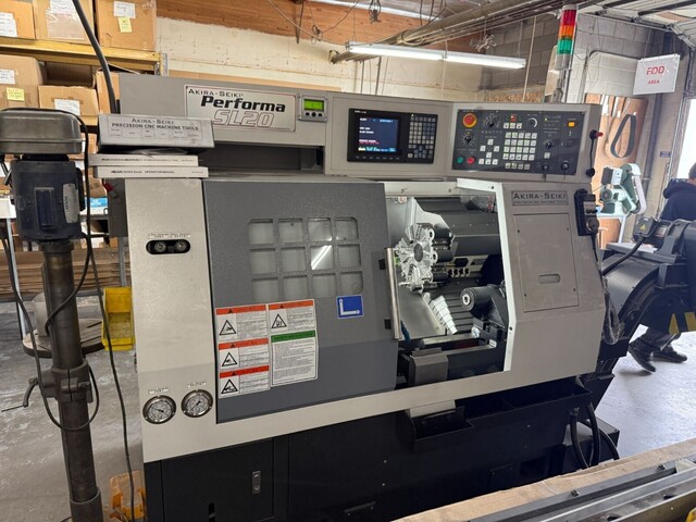 Akira-Seiki #SL-20, CNC lathe, 5.9" X, 13.8" Z, 17.7" swing, 11.4" turning diameter, 13" machining length, 6"