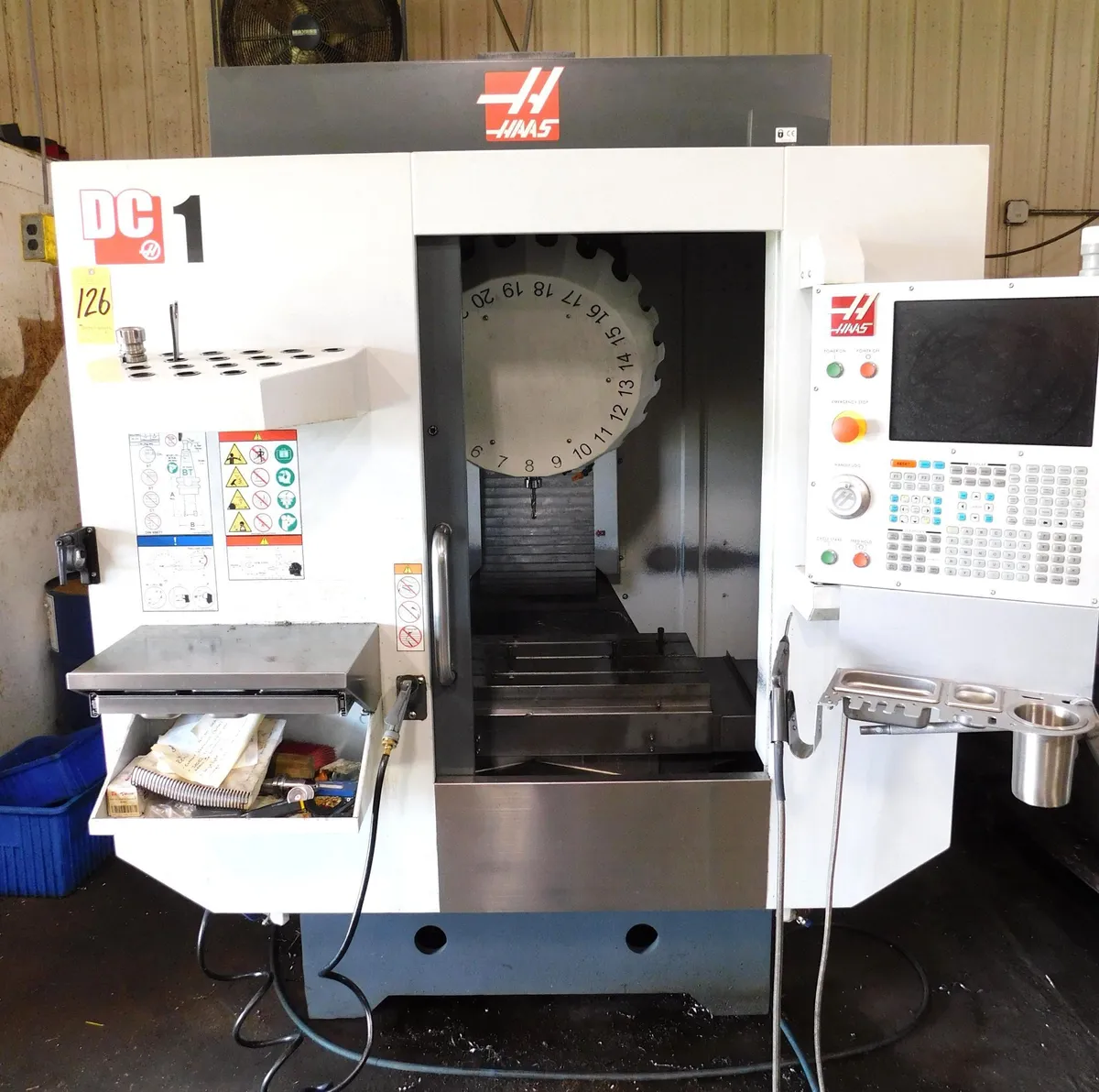 Haas #DC-1, CNC Drilling & Tapping Center, 23.6" X, 17.7" Y, 13" Z, 27.6" x 16.5" table, 15 HP, 10,000 RPM