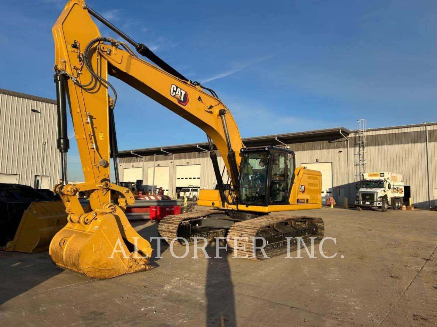 Caterpillar 330-07 TH, 583 hours, S/N: WCH50618, 2025