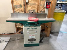 6" Grizzly #G0452Z, Woodworking Jointer, 1.5 HP, spiral cutterhead, 115 V.
