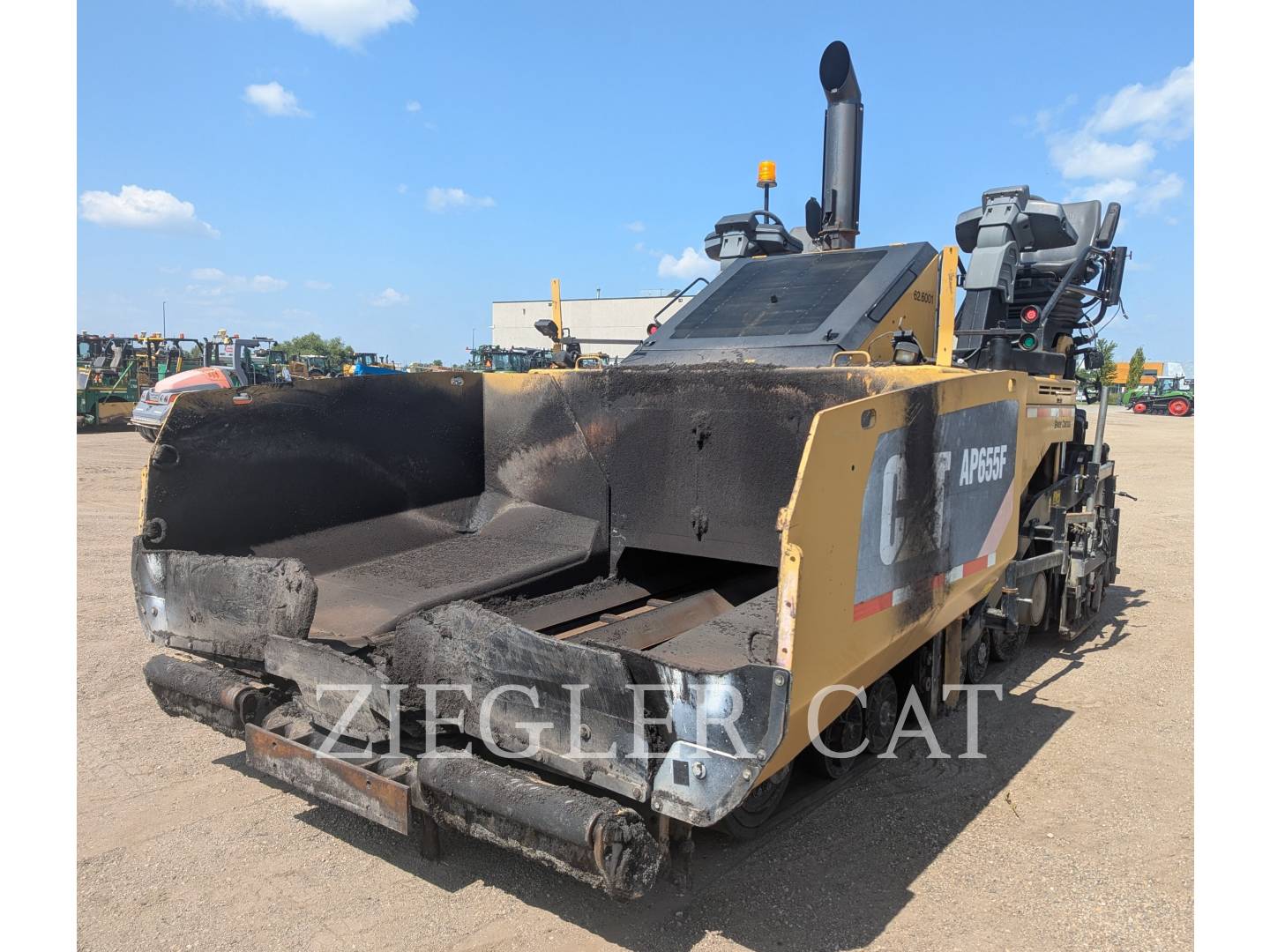 Caterpillar AP655F, Asphalt Paver, 8606 hours, S/N: MH600115, 2015