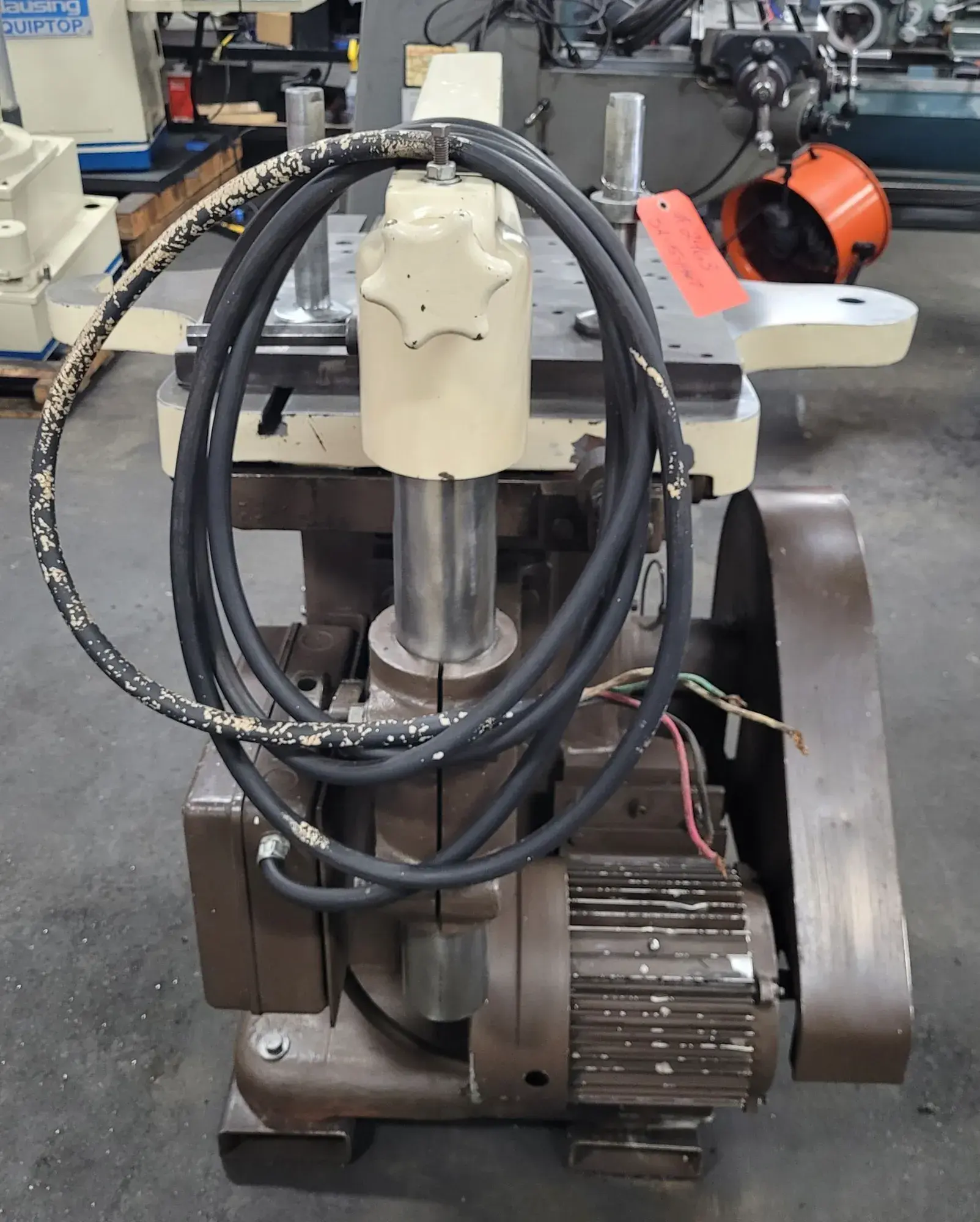1/16"- 1-1/2" Hansford Davis #5, keyseater, 18-3/4" throat, 4-1/2" stroke, 48 SPM, 2 HP, 480 V.