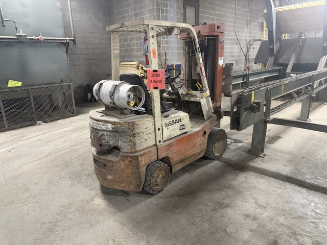 3000 lb. Nissan #GP102A25V, LP Forklift