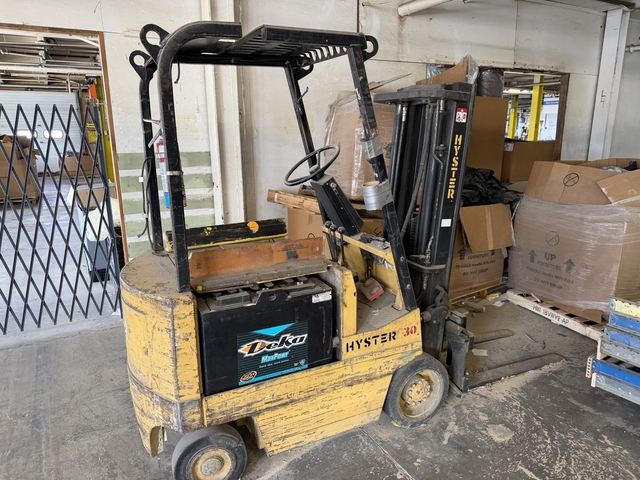 Hyster #E30XL, Electric Forklift