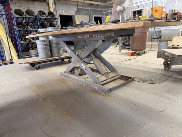 2200 lb. American Lifts #T3602201, Scissor Lift