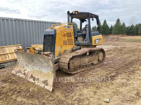 Caterpillar D4K2XL, 9211 hours, S/N: KM202207, 2016
