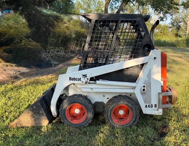 Bobcat #GU-70S, skid steer, 44" bucket, removable tooth bar, trailer mover, forks