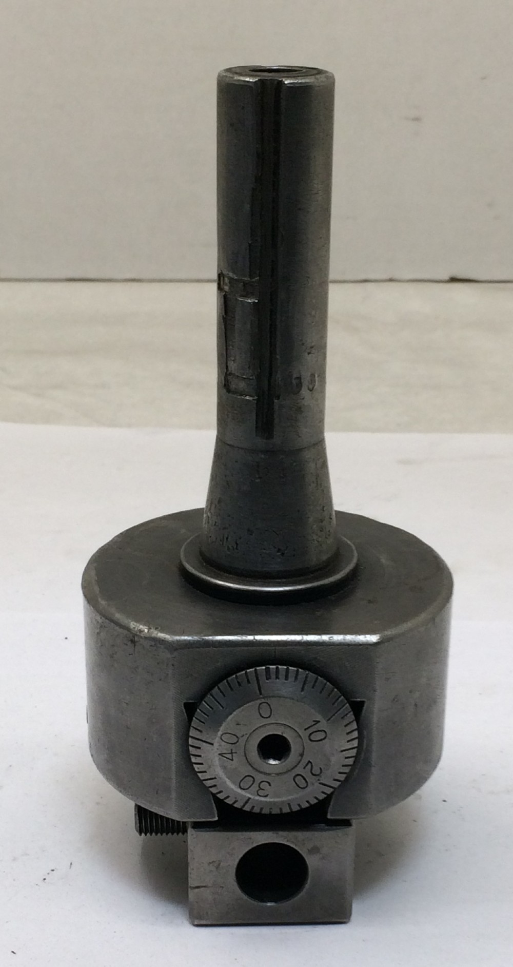 Bridgeport #2, boring head, R8 holder, 5/8" boring bar capacity, 3.5" body width, 7-1/8" overall