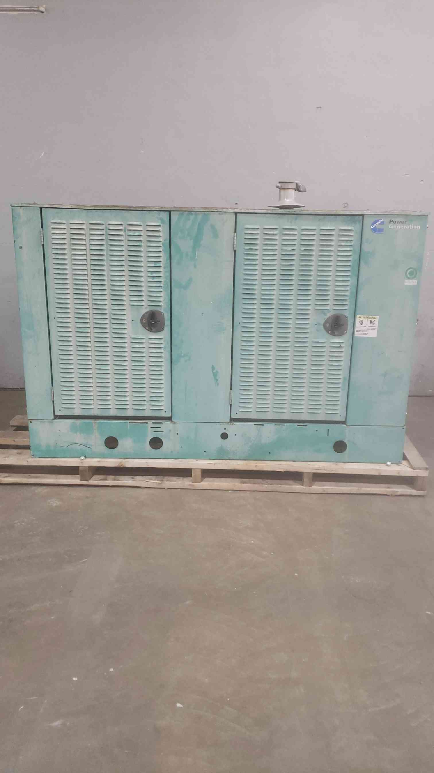 35 KW Cummins Onan, Natural Gas / LP Generator Set, 1 phase, 3 phase, 145.8 Amps, 974.8 hours