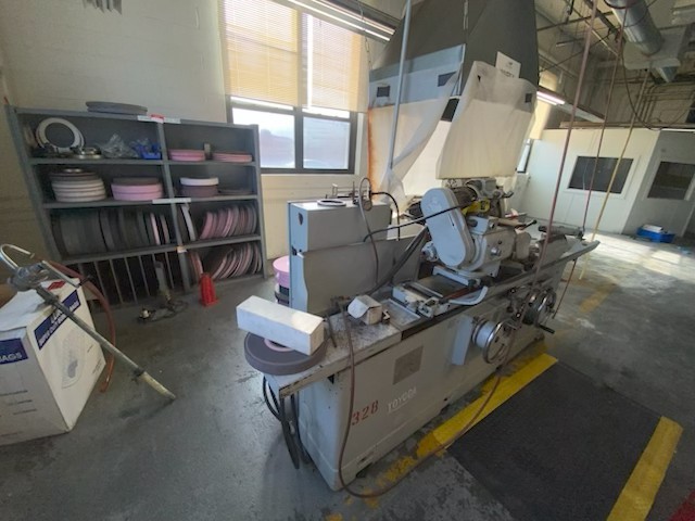 12.6" x 40" Toyoda #GUP32X100, universal cylindrical grinder, 14" x 2" x 5" wheel, 1650/2150 RPM, 16-250 RPM