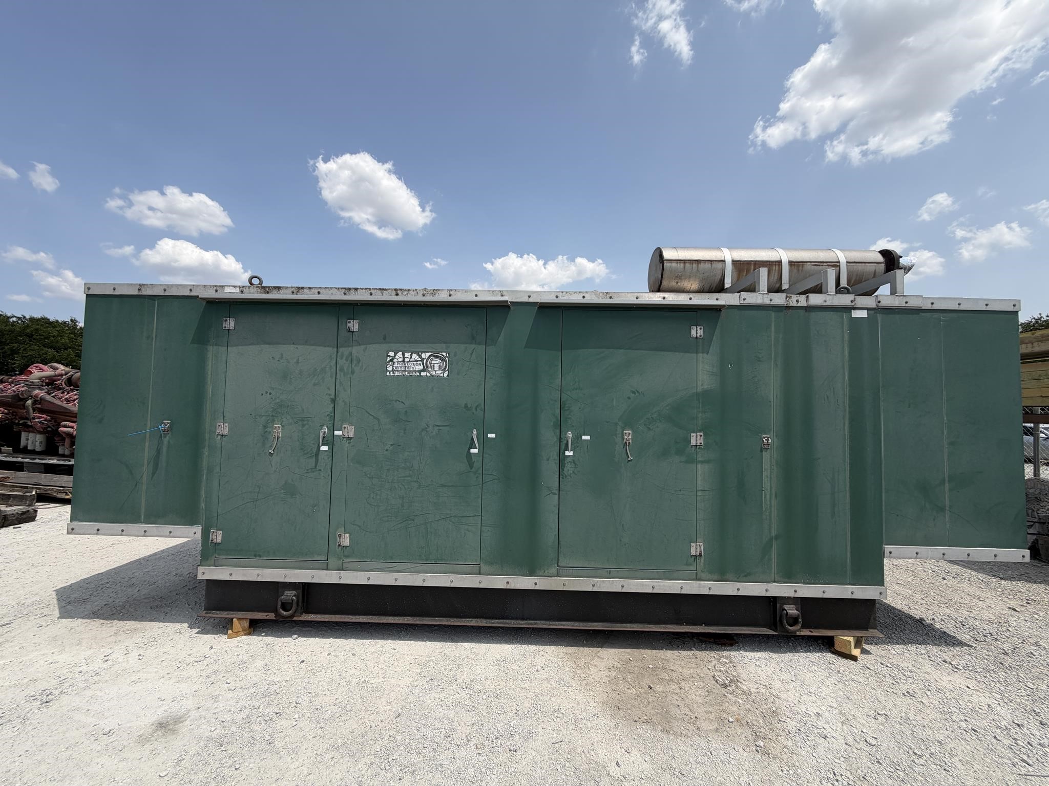 250 KW Cummins #250DFAC, Diesel Generator Set, Cummins LTA-10G1 engine, 1800 RPM, 3PH, standby, enclosed
