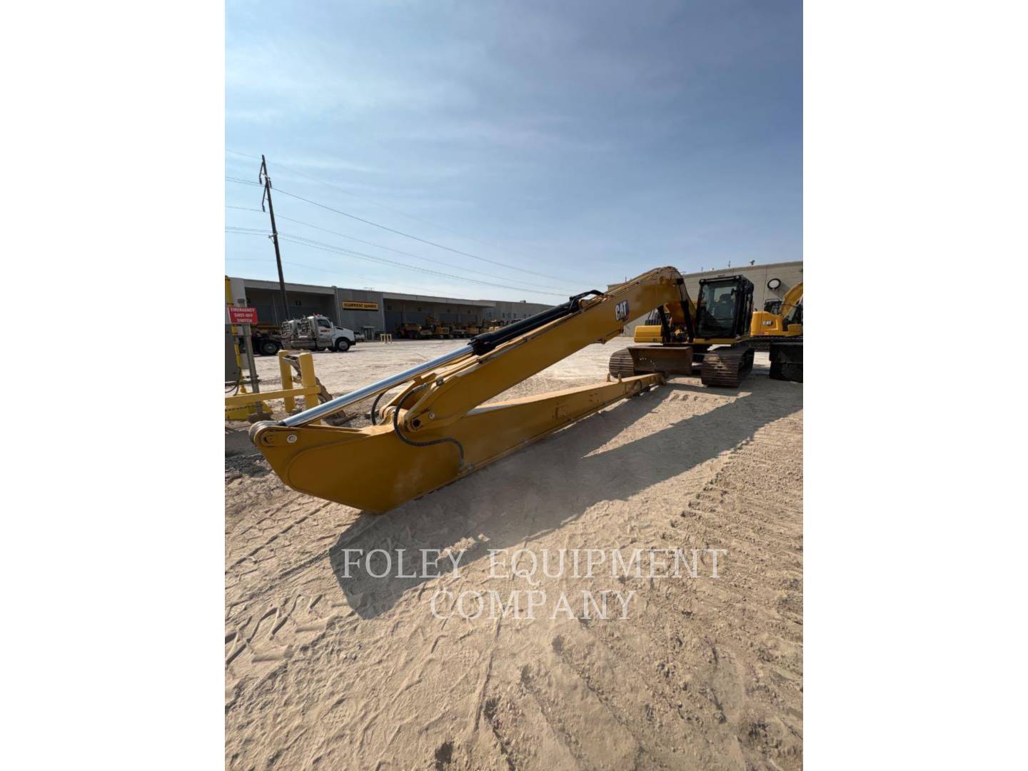 Caterpillar 326-07LRX, 2900 hours, S/N: MFJ20149, 2022