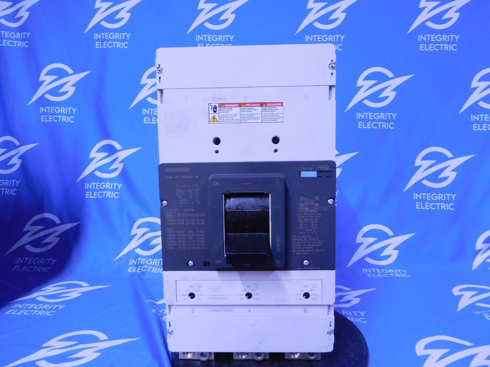 1200 Amps, Siemens #HNG3F120, Type HNG Circuit Breaker, 3-pole, 240-600 Volts, w/ CNT3B120 trip