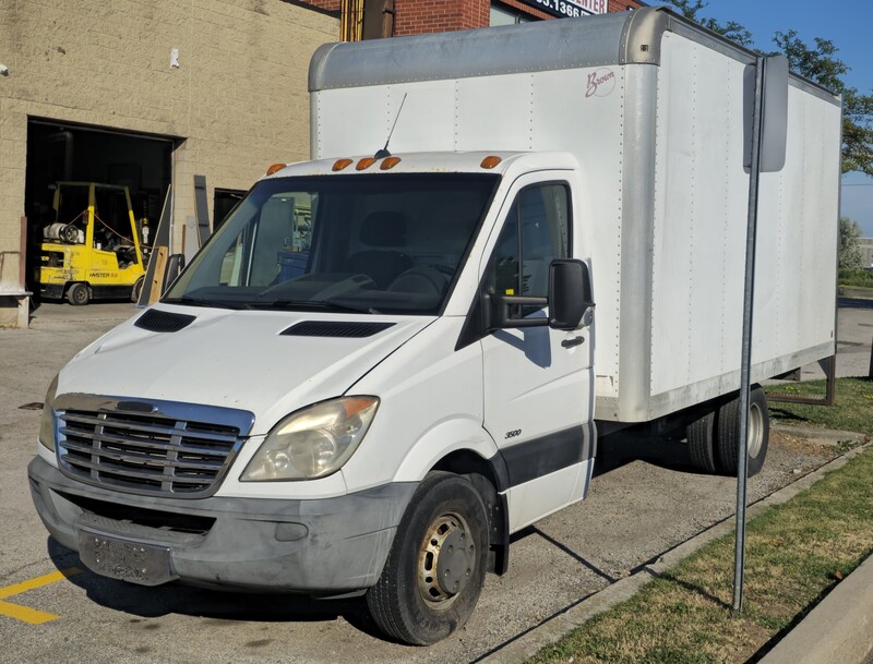 Freightliner #SPR, Sprinter Cube Van Box Truck, 5,000 lb. towing capacity, 5-speed shiftable automatic, 3