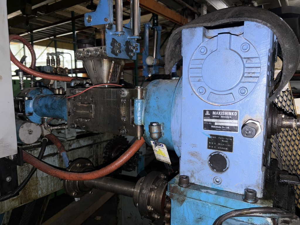 1.75" Nakata, Cold Feed Rubber Extruder, 10:1 L/D, Makishinko speed reducer, 25 HP Baldor motor, 1780 RPM