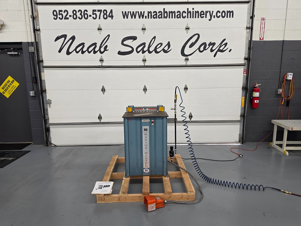 Roper Whitney #911, Radius Master Sheet Metal Bender, (11) radii 1/8"-1", 27 gauge-3/16" capacity, electric