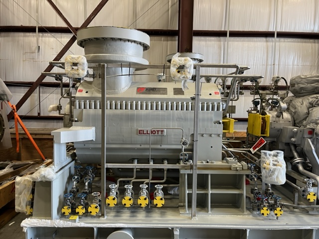 19400 ACFM, Elliott #32M4, centrifugal gas compressor, 15/90 PSIA, 2778 HP, 6916 RPM, steam turbine driven