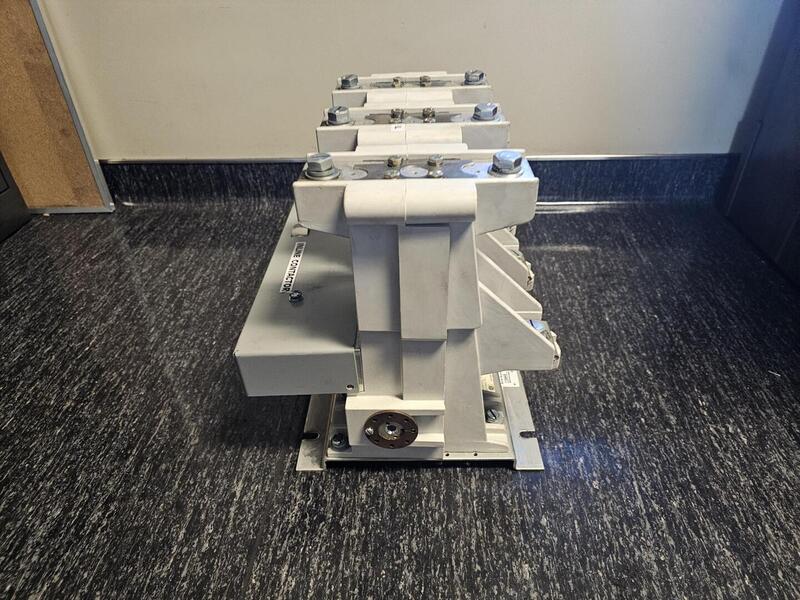 400 Amp. Joslyn Clark, MVC77U034A50-76, Vacuum Contactor, 5 kV, 120 Volts control, 60 kV BIL, 3PH