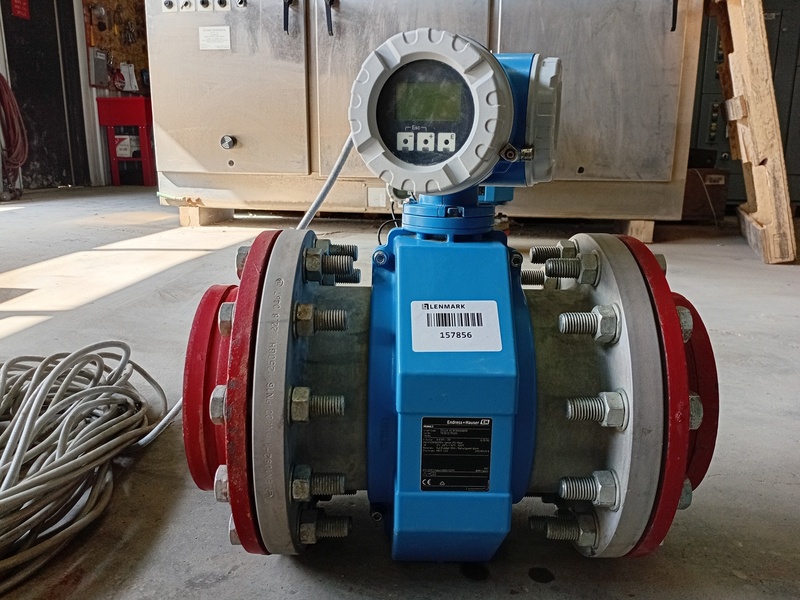 Endress & Hauser #55S2H-KC1B1AA0ABAA, Promag S Electromagnetic Flow Meter, 8" flanged, PN16, natural rubber