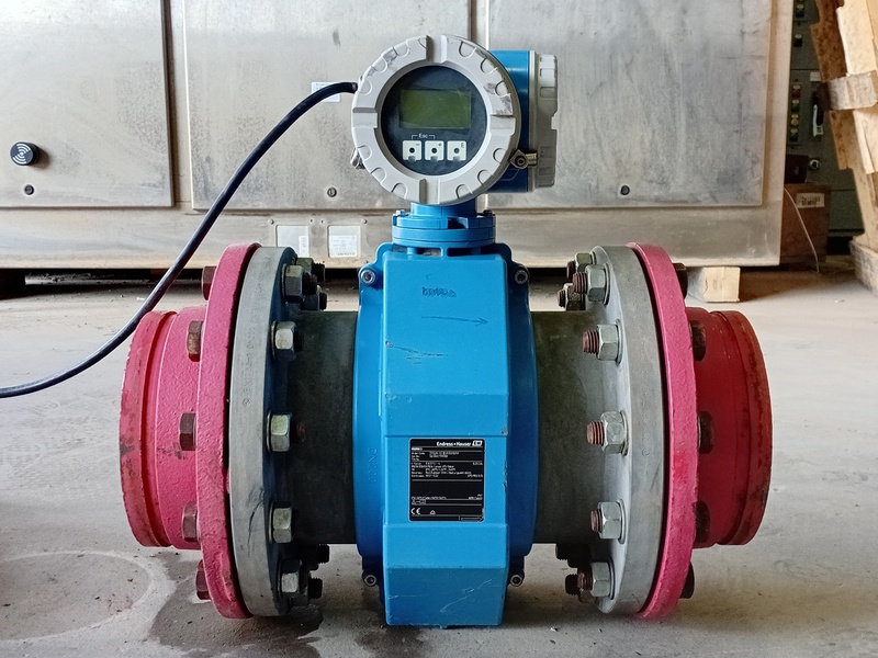 Endress & Hauser #55S2H-KC1B1AA0ABAA, Proline Promag 55 Electromagnetic Flow Meter, 8" flanged, PN16, IP67