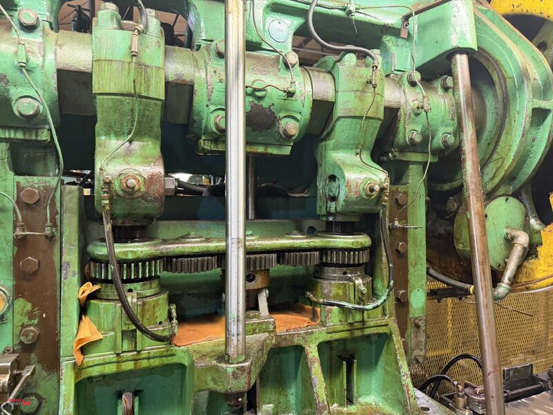 45 Ton, Bliss #105, Mechanical Stamping Press, 3" stroke, 9" shut height, variable speed, dual palm buttons