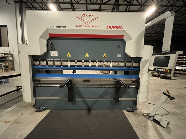 100 Ton, Durma #AD-R30100, hydraulic press brake, 10' overall, 102.36" between housing, 10.43" stroke, 20.86"
