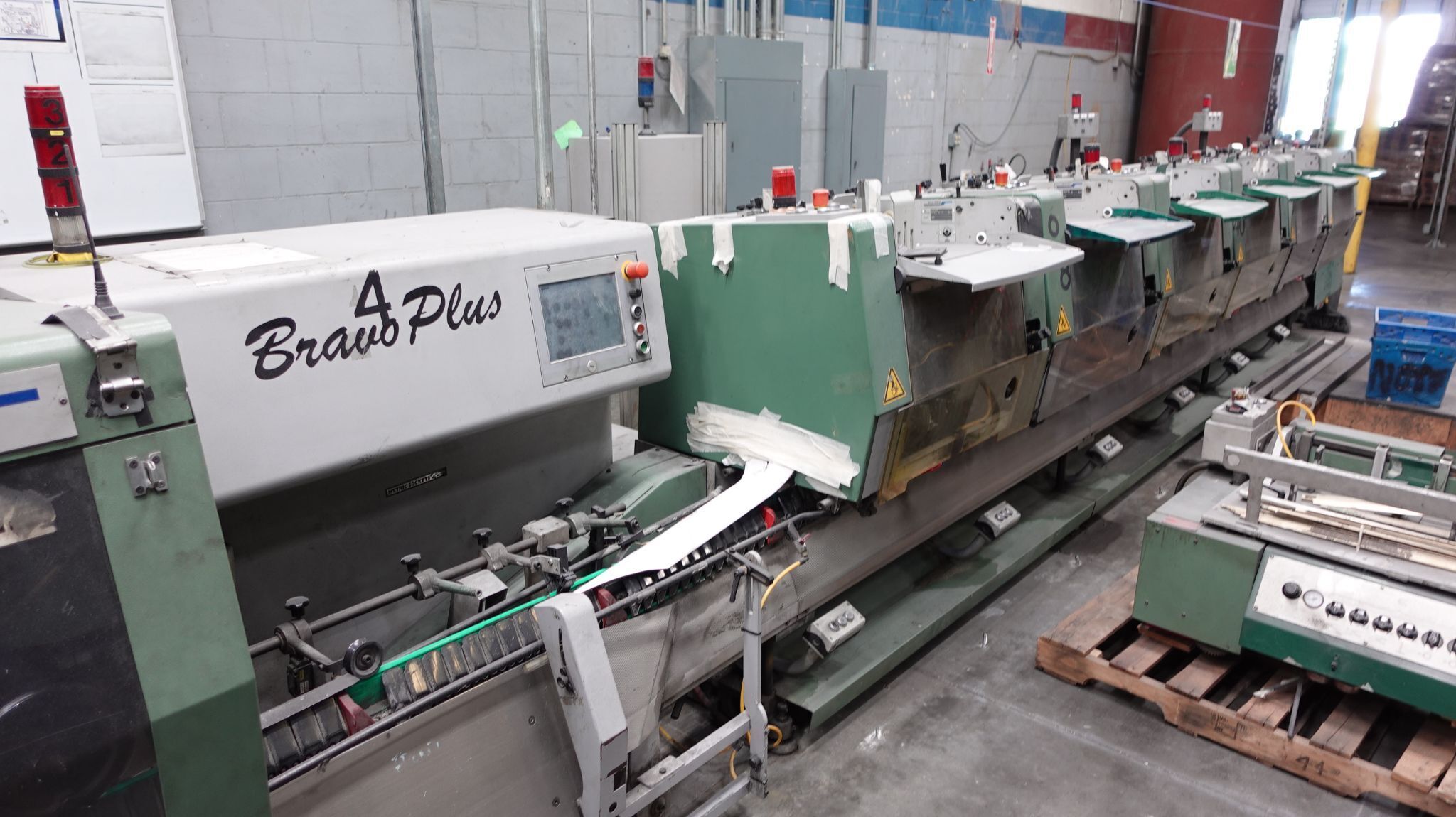 Muller Martini #Bravo-Plus, Saddle Stitcher, (6) Pockets, (1) Cover Feeder, 12000/hr speed, Three Knife